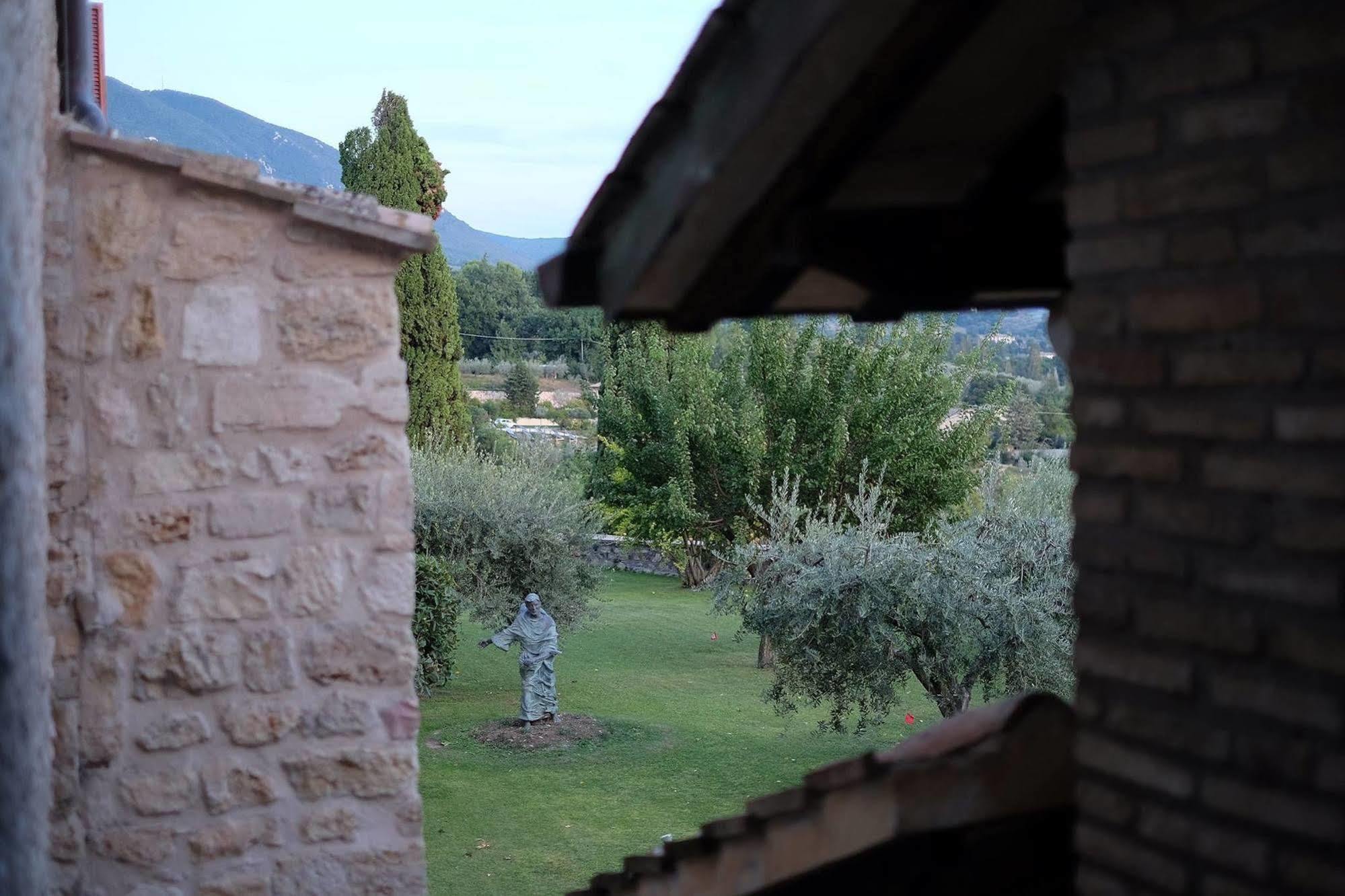 Villa Degli Ulivi Assisi Bagian luar foto