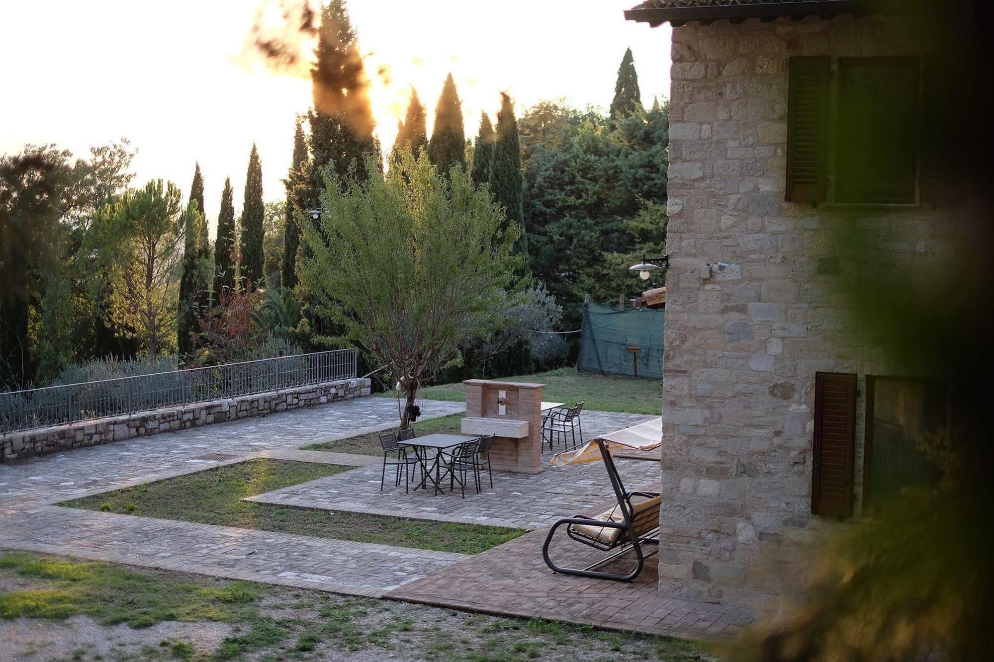 Villa Degli Ulivi Assisi Bagian luar foto